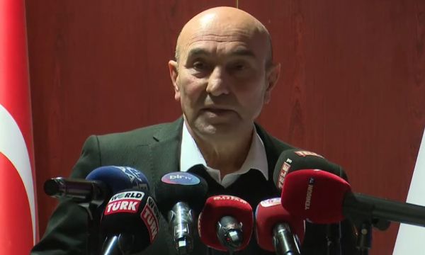 Tunç Soyer deprem bölgesindeki izlenimlerini anlattı... Gözleri doldu!